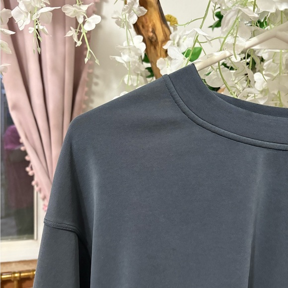Lululemon Grey Softstreme Cropped Crew - Picture 5 of 9